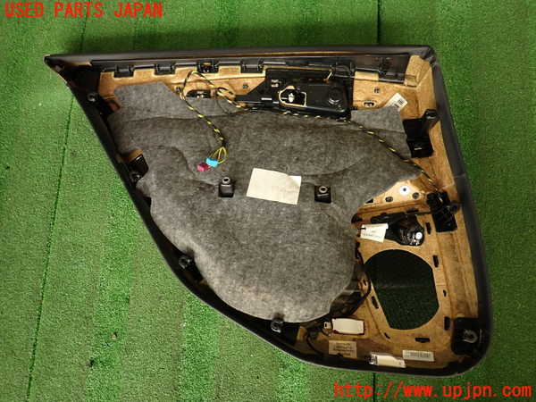 2UPJ-9233001294]ベンツ CLS350(218359)(218)右後ドア内張り 中古_4