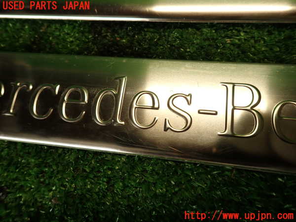 2UPJ-9233007740]ベンツ CLS350(218359)(218)スカッフプレート 中古_2