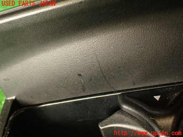 2UPJ-9233007810]ベンツ CLS350(218359)(218)ドリンクホルダー 中古_4