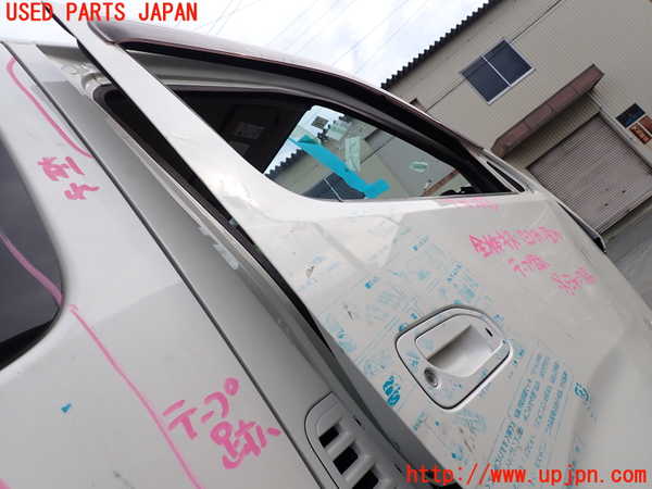 1UPJ-9233021230]NV350 キャラバン バン(VW2E26)右前ドア ジャンク部品取り_4