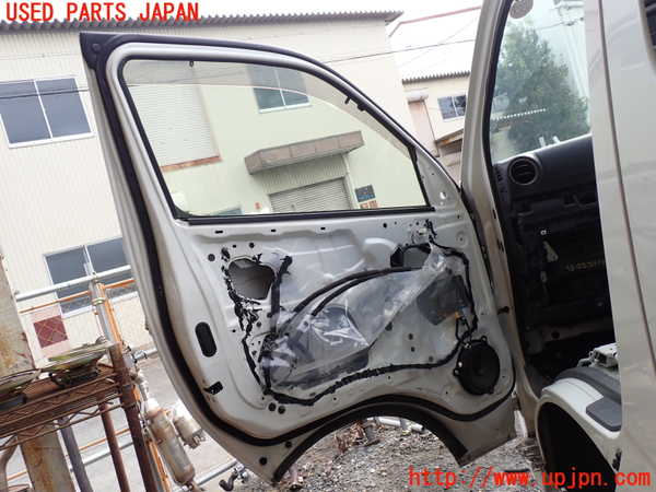 1UPJ-9233021260]NV350 キャラバン バン(VW2E26)左前ドア M2H3 中古_4