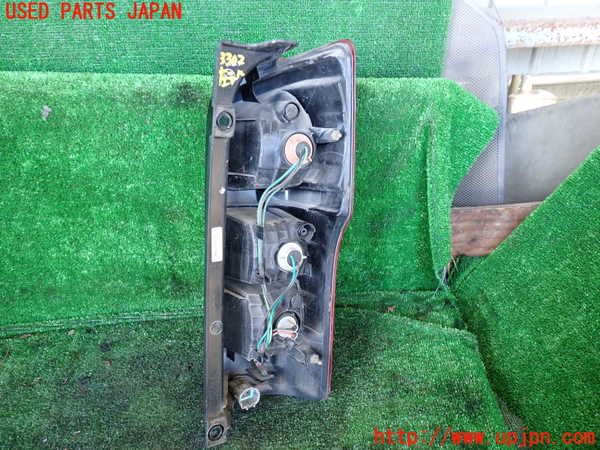 1UPJ-9233021536]NV350 キャラバン バン(VW2E26)左テールランプ 中古_3