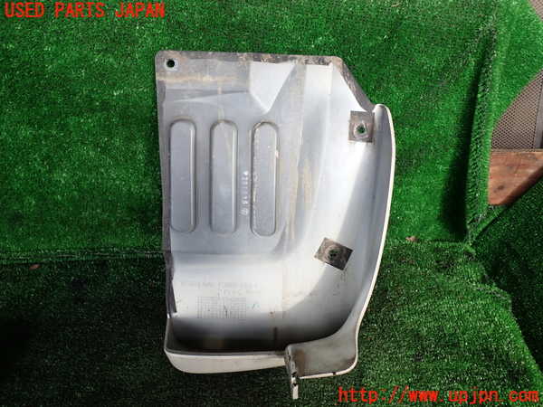 1UPJ-9233021454]NV350 キャラバン バン(VW2E26)右リアマッドガード(泥除け) 中古_2
