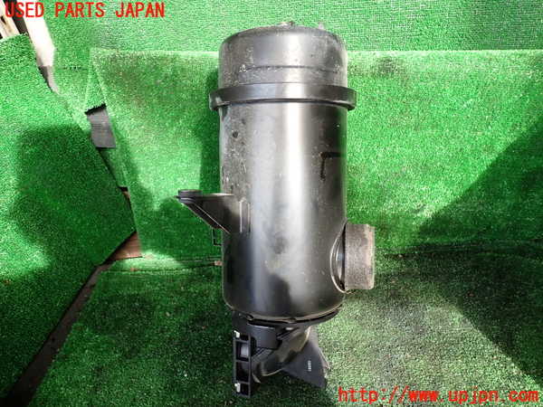 1UPJ-9233022560]NV350 キャラバン バン(VW2E26)エアクリーナーボックス 中古_2