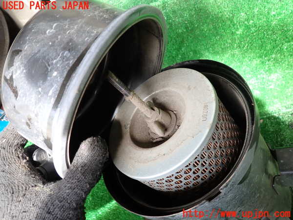 1UPJ-9233022560]NV350 キャラバン バン(VW2E26)エアクリーナーボックス 中古_3