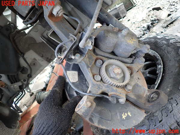 1UPJ-9233024290]NV350 キャラバン バン(VW2E26)右フロントナックルハブ 中古_2