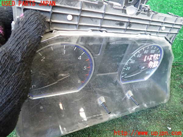 1UPJ-9233026170]NV350 キャラバン バン(VW2E26)スピードメーター 中古_2