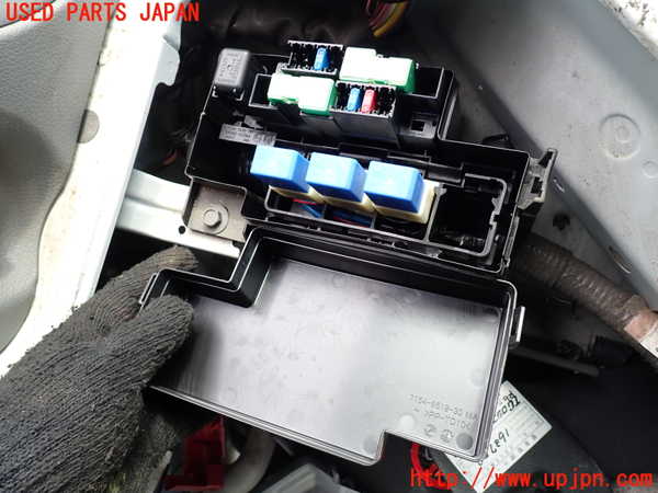 1UPJ-9233026741]NV350 キャラバン バン(VW2E26)ヒューズボックス1 中古_2