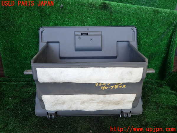1UPJ-9233027516]NV350 キャラバン バン(VW2E26)グローブボックス1 中古_4