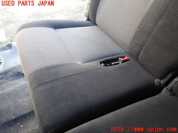 1UPJ-9233027145]NV350 キャラバン バン(VW2E26)右2列目シート 中古_3