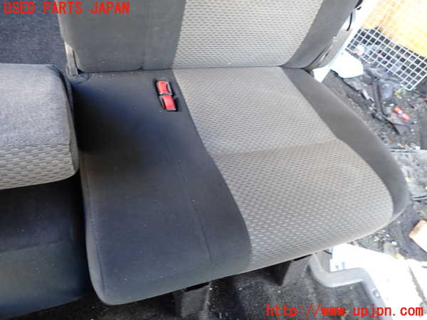 1UPJ-9233027175]NV350 キャラバン バン(VW2E26)左2列目シート 中古_3