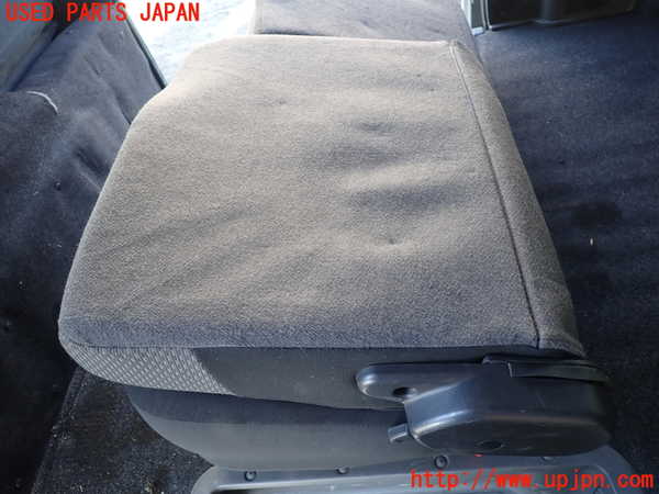 1UPJ-9233027175]NV350 キャラバン バン(VW2E26)左2列目シート 中古_4