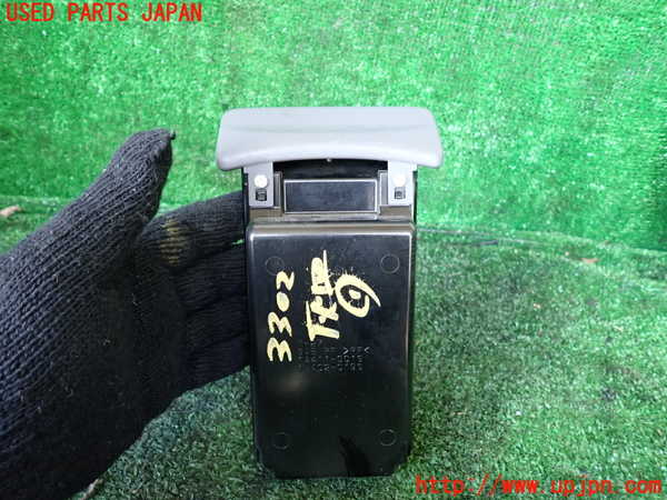 1UPJ-9233027821]NV350 キャラバン バン(VW2E26)灰皿1 中古_2
