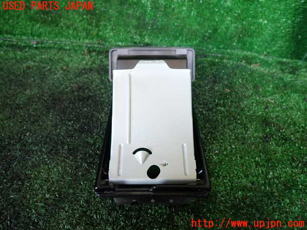 1UPJ-9233027821]NV350 キャラバン バン(VW2E26)灰皿1 中古_3