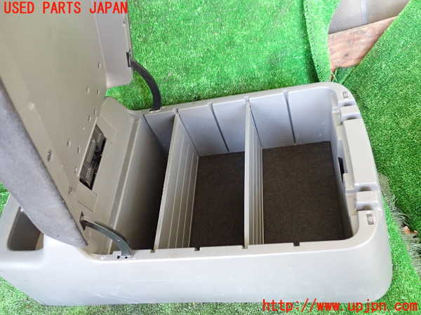 1UPJ-9233027540]NV350 キャラバン バン(VW2E26)センターコンソール 中古_3