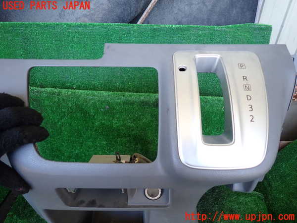 1UPJ-9233027549]NV350 キャラバン バン(VW2E26)コンソール 中古_2