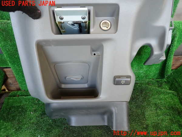 1UPJ-9233027549]NV350 キャラバン バン(VW2E26)コンソール 中古_3