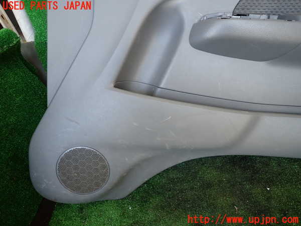 1UPJ-9233021234]NV350 キャラバン バン(VW2E26)右前ドア内張り 中古_3