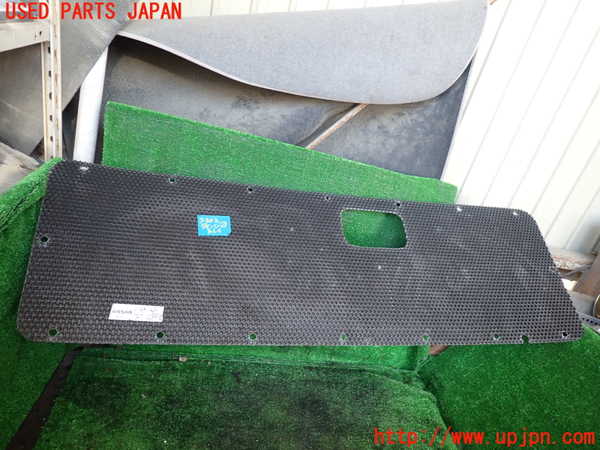 1UPJ-9233027771]NV350 キャラバン バン(VW2E26)ラゲッジトレイ1 中古_4