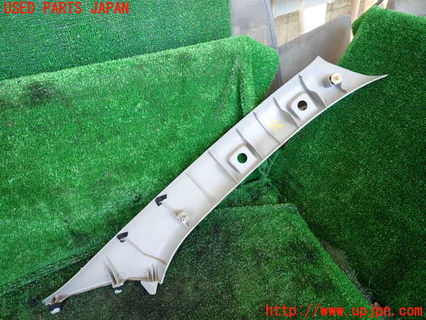 1UPJ-9233027660]NV350 キャラバン バン(VW2E26)左フロントピラートリム 中古_3