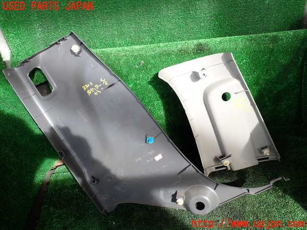 1UPJ-9233027665]NV350 キャラバン バン(VW2E26)右センターピラートリム 中古_3