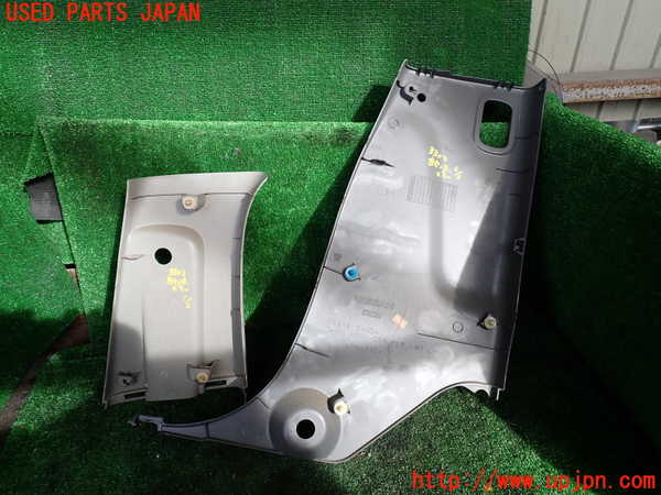 1UPJ-9233027670]NV350 キャラバン バン(VW2E26)左センターピラートリム 中古_2