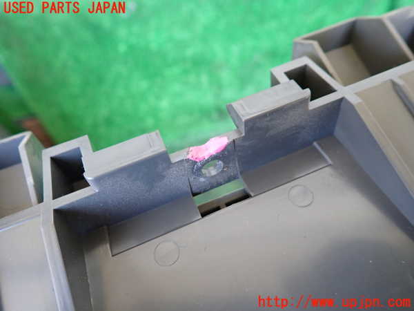 1UPJ-9233027810]NV350 キャラバン バン(VW2E26)ドリンクホルダー 中古_4