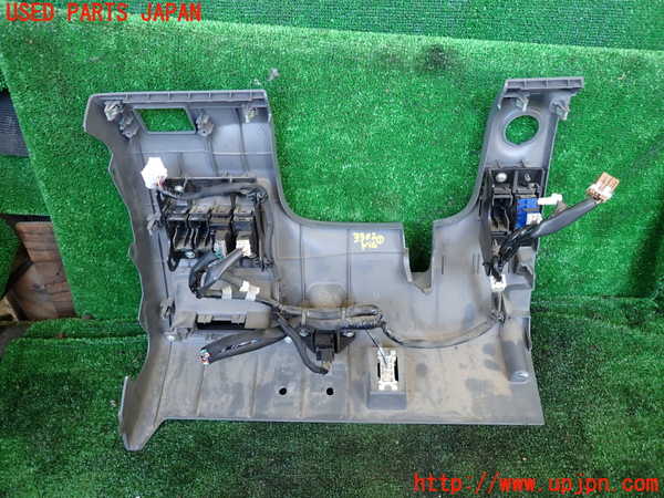 1UPJ-9233027691]NV350 キャラバン バン(VW2E26)内装トリム類1 中古_4