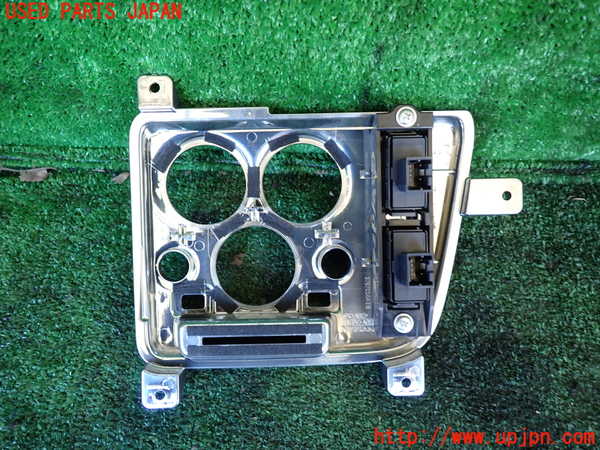 1UPJ-9233027693]NV350 キャラバン バン(VW2E26)内装トリム類3 中古_3