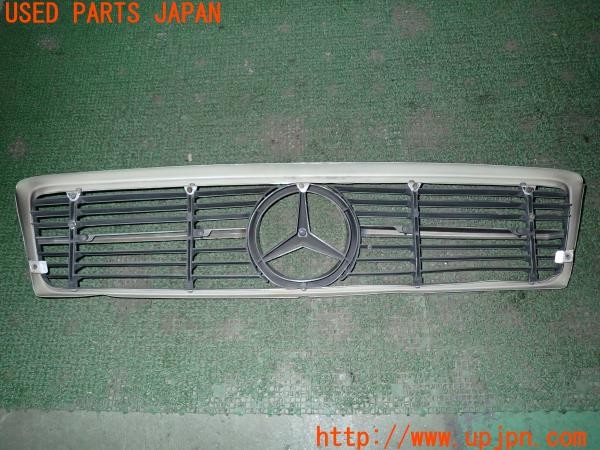 3UPJ=9233040047]ベンツ 500SL(不明 R107)純正 フロントグリル 中古_3