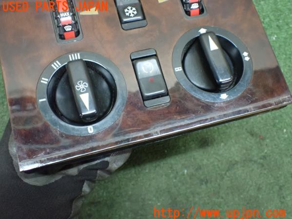 3UPJ=9233040532]ベンツ 500SL(不明 R107)純正 エアコンスイッチ 木目パネル ウッド 中古_3