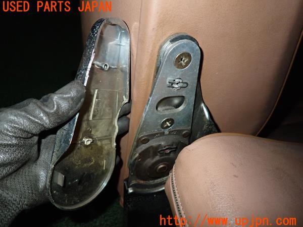 3UPJ=9233040639]ベンツ 500SL(不明 R107)純正 運転席 シートレール・アームレスト・レバー付き 中古_3