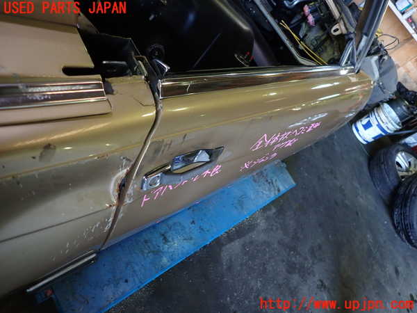 1UPJ-9233041230]ベンツ 500SL(不明)右ドア ジャンク部品取り_2