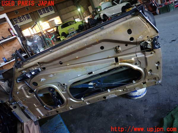 1UPJ-9233041230]ベンツ 500SL(不明)右ドア ジャンク部品取り_4