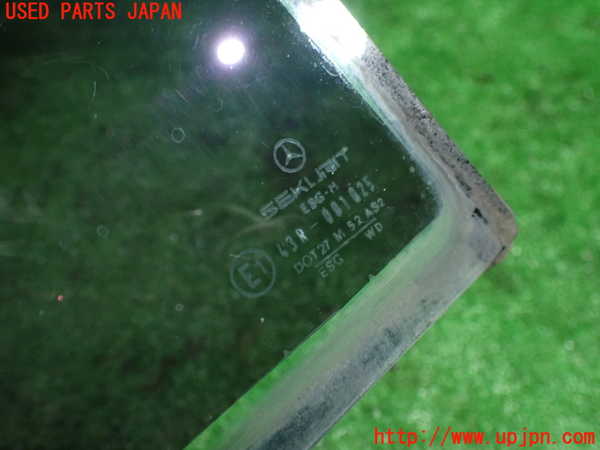 1UPJ-9233041380]ベンツ 500SL(不明)右クォーターガラス M52 中古_3