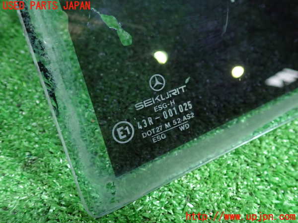 1UPJ-9233041382]ベンツ 500SL(不明)左クォーターガラス M52 中古_4
