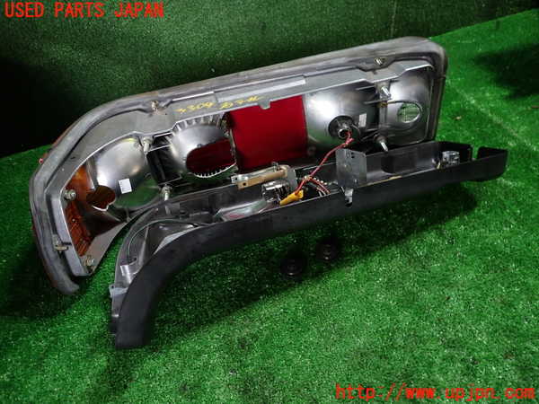 1UPJ-9233041530]ベンツ 500SL(不明)右テールランプ 中古_5