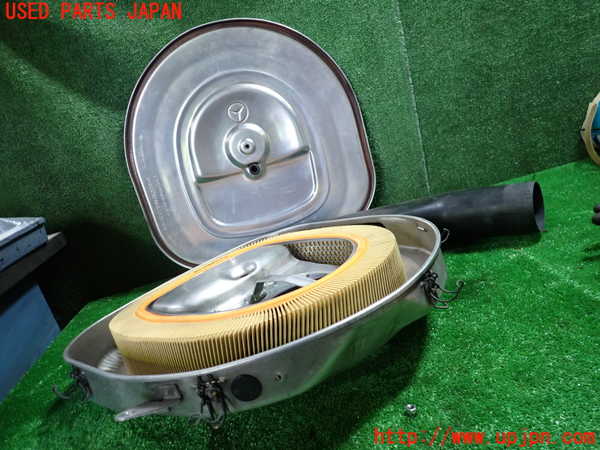 1UPJ-9233042560]ベンツ 500SL(不明)エアクリーナーボックス 中古_4