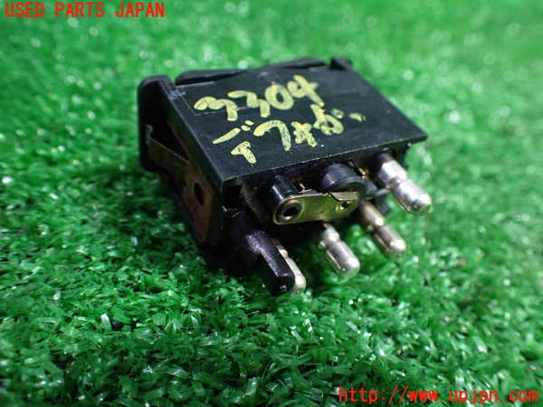 1UPJ-9233046300]ベンツ 500SL(不明)デフォッガースイッチ 中古_2