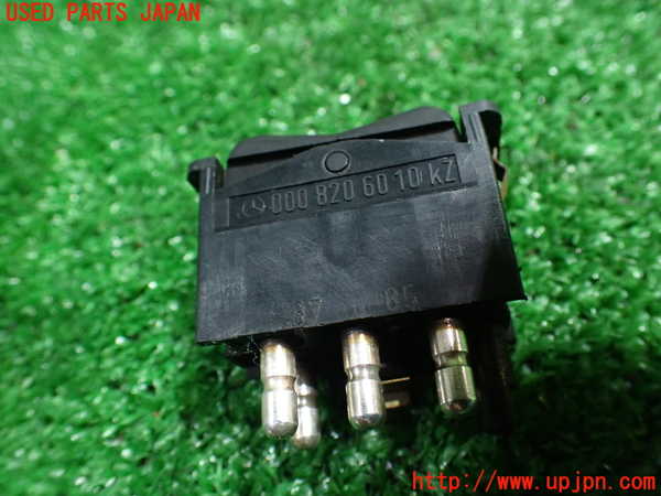 1UPJ-9233046300]ベンツ 500SL(不明)デフォッガースイッチ 中古_3