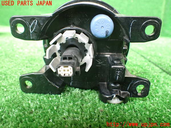 1UPJ-9233051180]WR-V(DG5)右フォグ 中古_2
