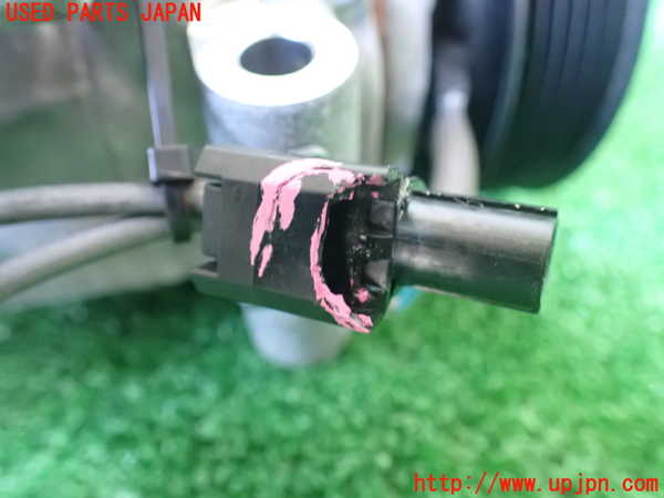 1UPJ-9233056025]WR-V(DG5)エアコンコンプレッサー 中古_3