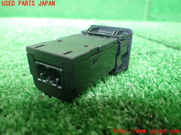 1UPJ-9233056308]WR-V(DG5)スイッチ3 (USBソケット) 中古_2
