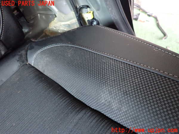 1UPJ-9233057385]WR-V(DG5)リアシート 中古_4
