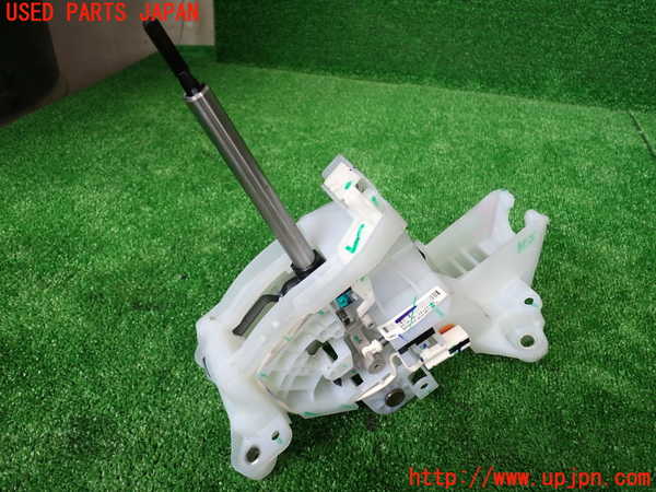1UPJ-9233057555]WR-V(DG5)ATシフトレバー 中古_2