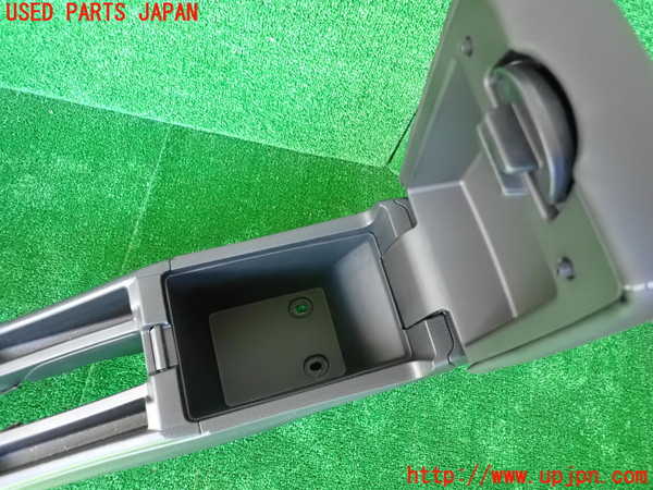 1UPJ-9233057540]WR-V(DG5)センターコンソール 中古_2