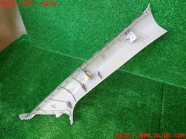 1UPJ-9233057670]WR-V(DG5)左センターピラートリム 中古_2