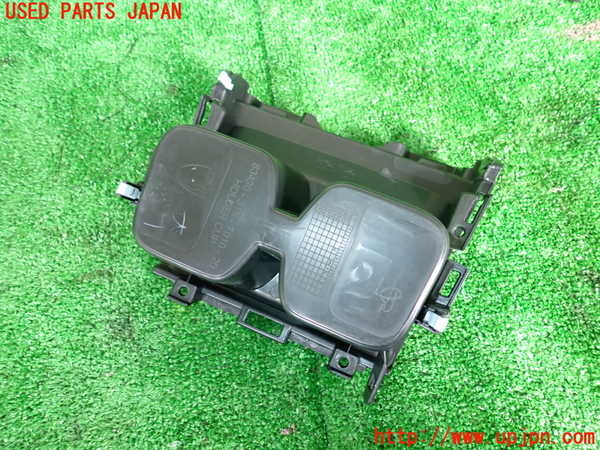 1UPJ-9233057810]WR-V(DG5)ドリンクホルダー 中古_2