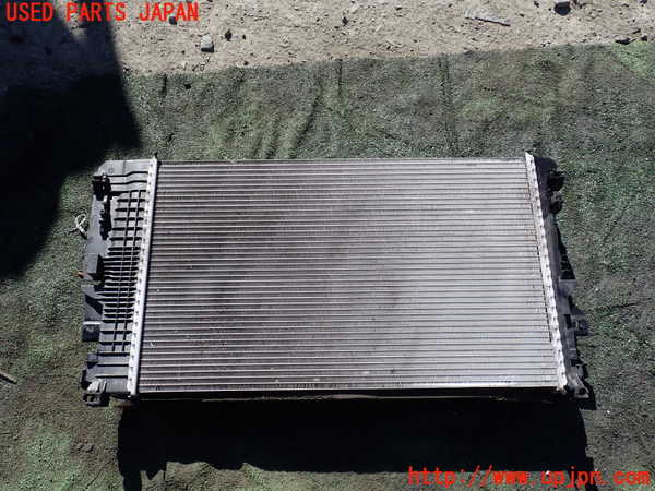 1UPJ-9233062321]ベンツ V350 W639(639350C)ラジエーター1 中古_4