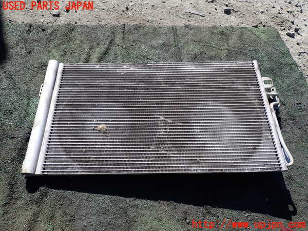 1UPJ-9233066031]ベンツ V350 W639(639350C)エアコンコンデンサー1 中古_2